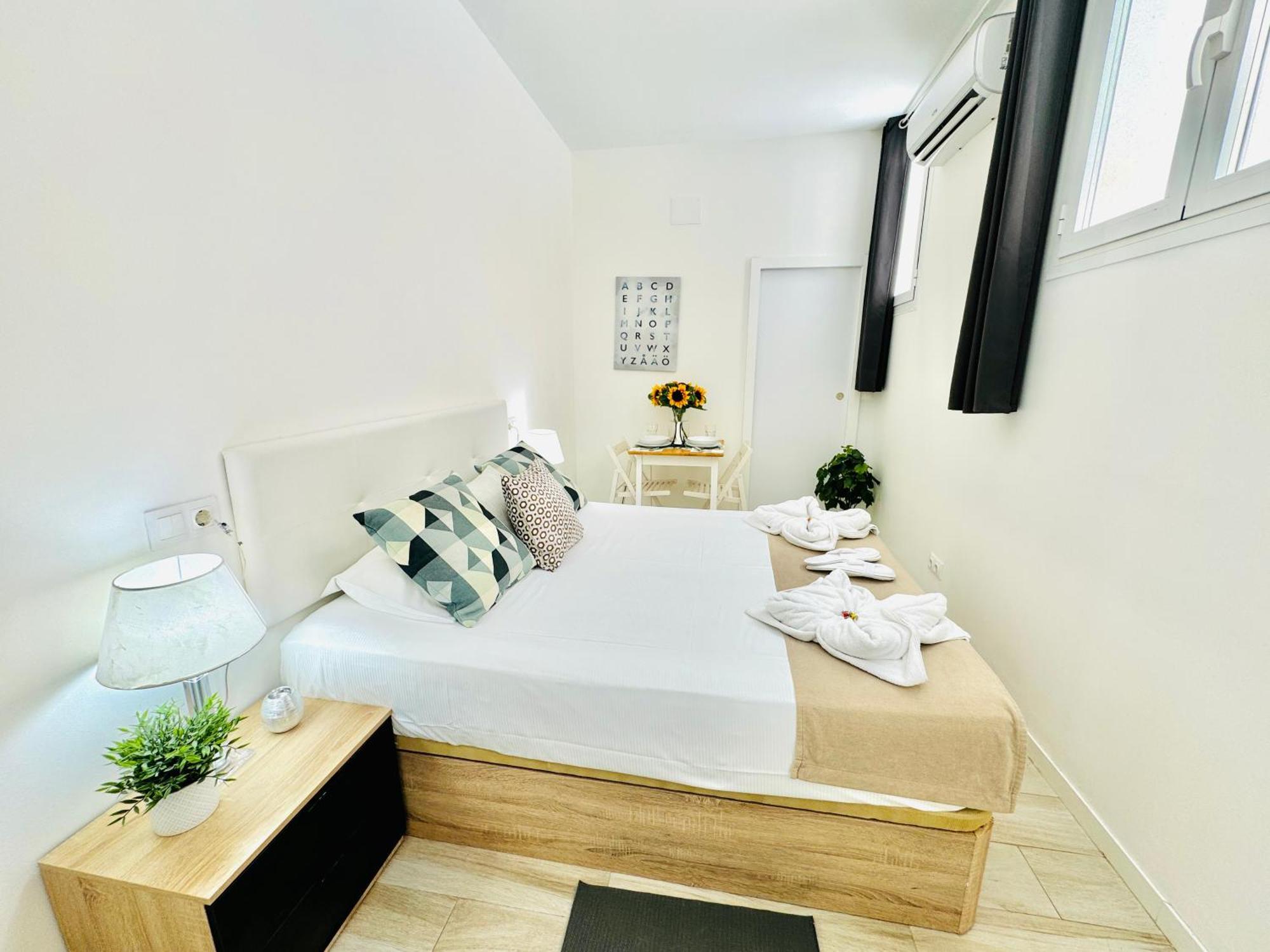 Cinco Torres Suites Madrid Exterior foto