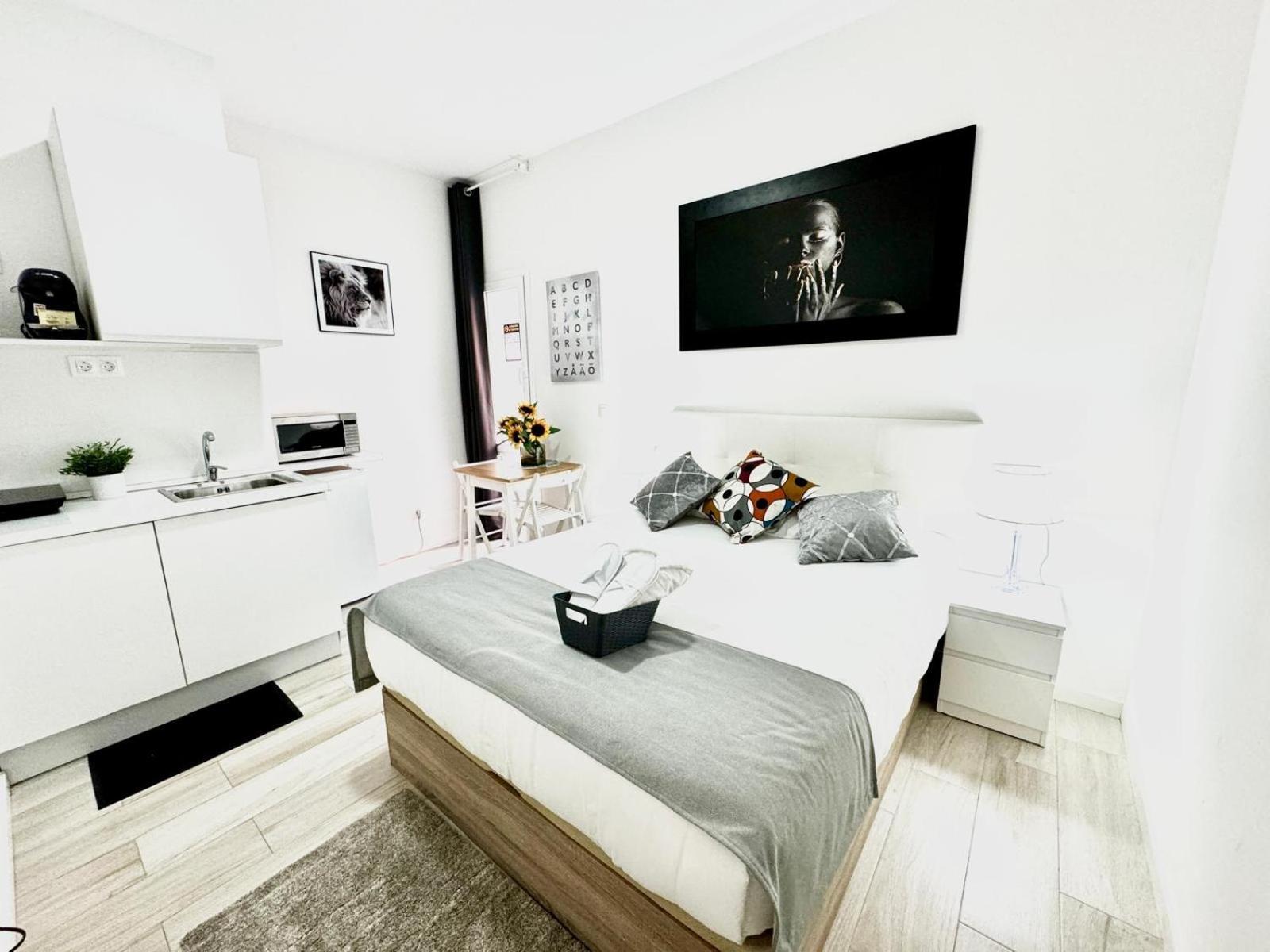 Cinco Torres Suites Madrid Exterior foto